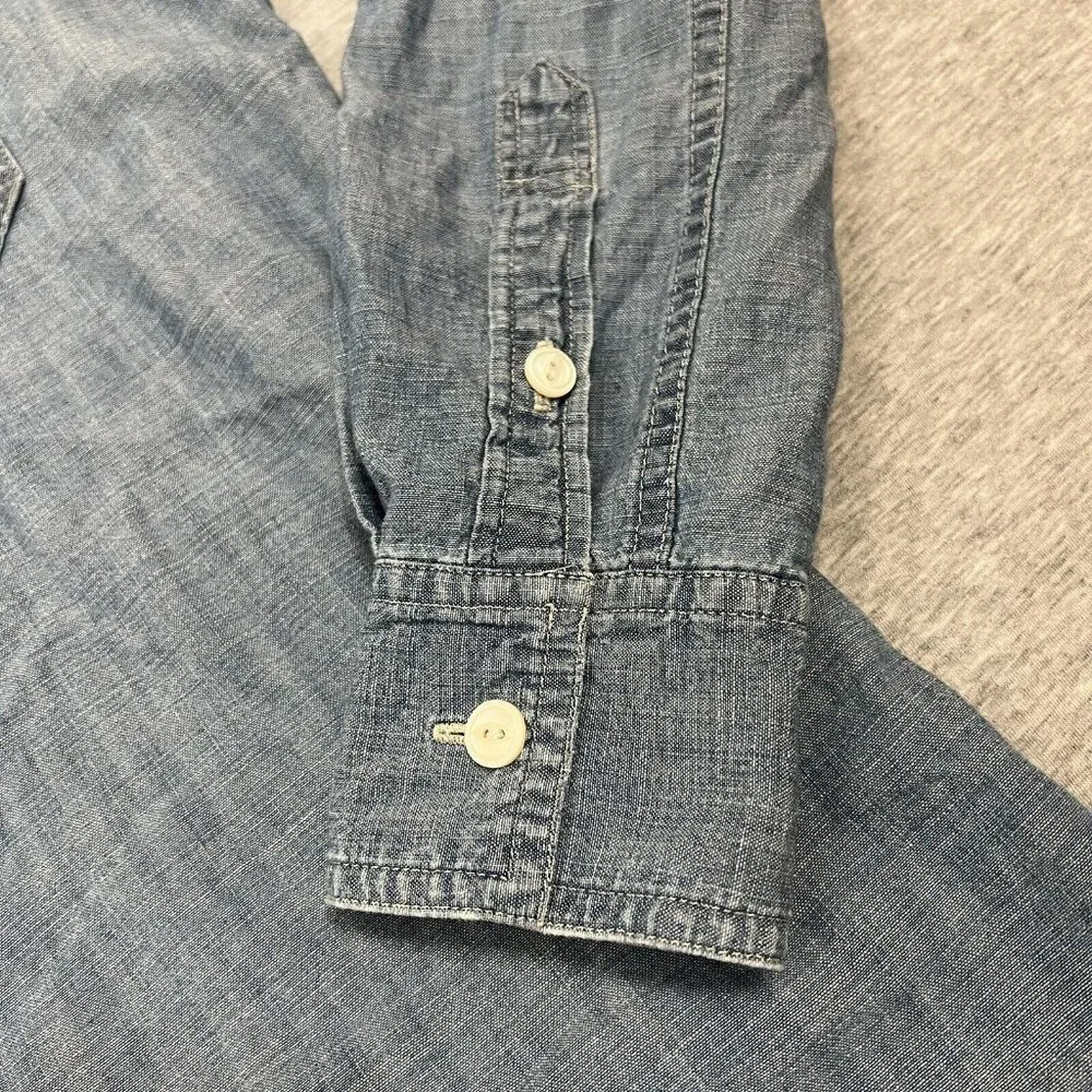 J Crew Shirt Womens Extra Small Blue Light Wash Chambray Denim Button Faded Jean